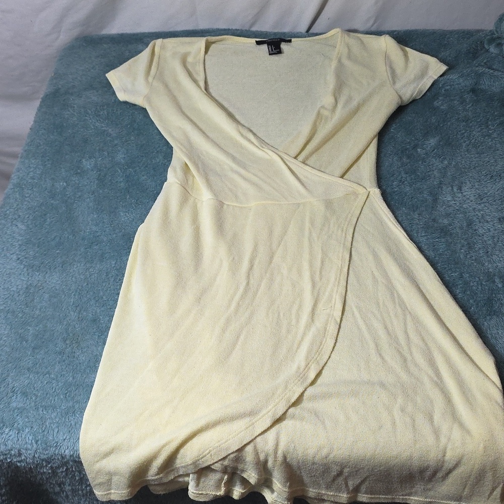 Forever 21 Light Yellow Knit Top
